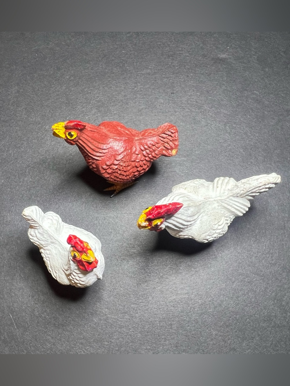 Vintage Lot of 3 German Putz Mini Composite Rooster & Chickens w/ Metal Feet - Picture 6 of 8